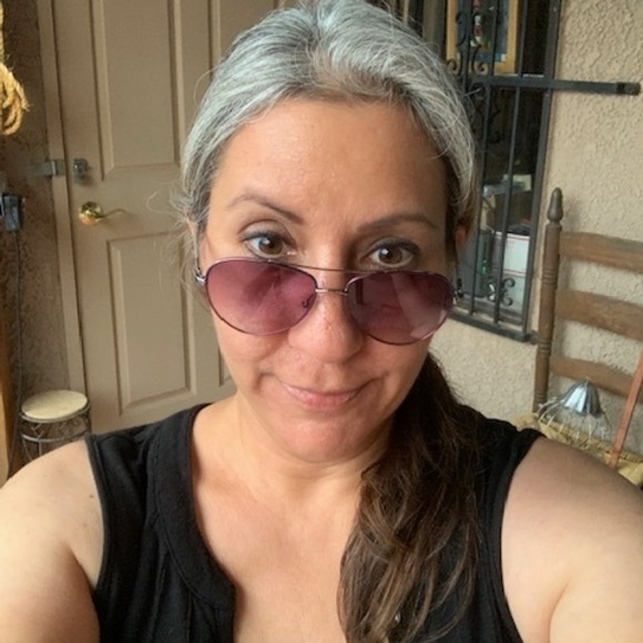 Meet your Posher, Stacie - Picture 1 of 1